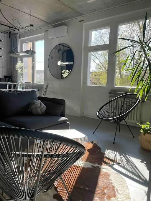 Studio Pilsudski Wroclaw 0*,